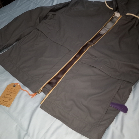 Weatherproof jacket - Picture 8 of 11